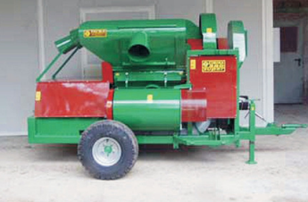 FACMA Cimina — причіпний комбайн для збору горіхів